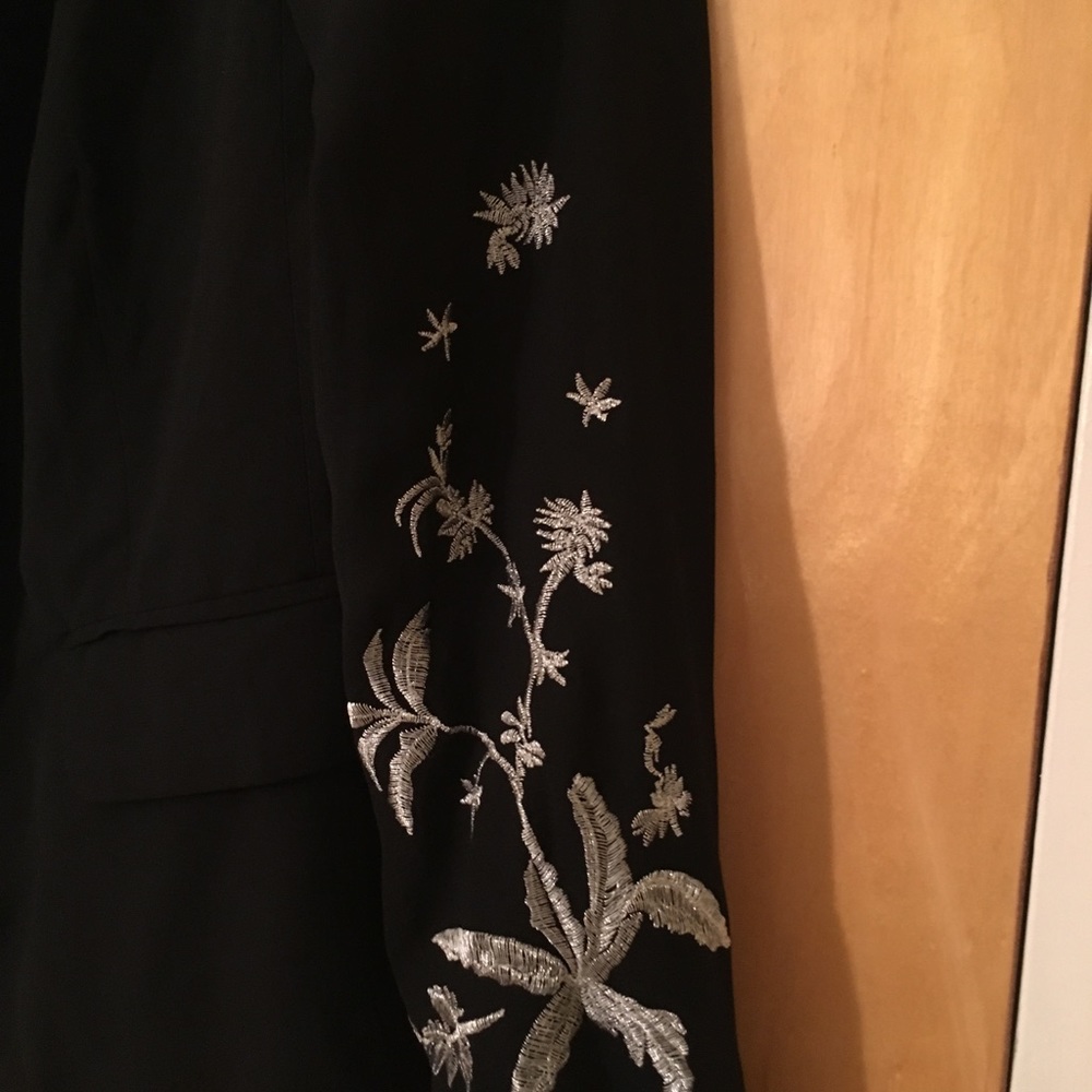 Embroidered black blazer - Picture 2 of 2